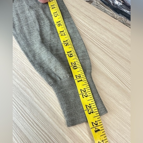 NEW Uniqlo Women’s U Merino-Blend Turtleneck Sweater Dress Khaki Sz XS - Picture 10 of 11